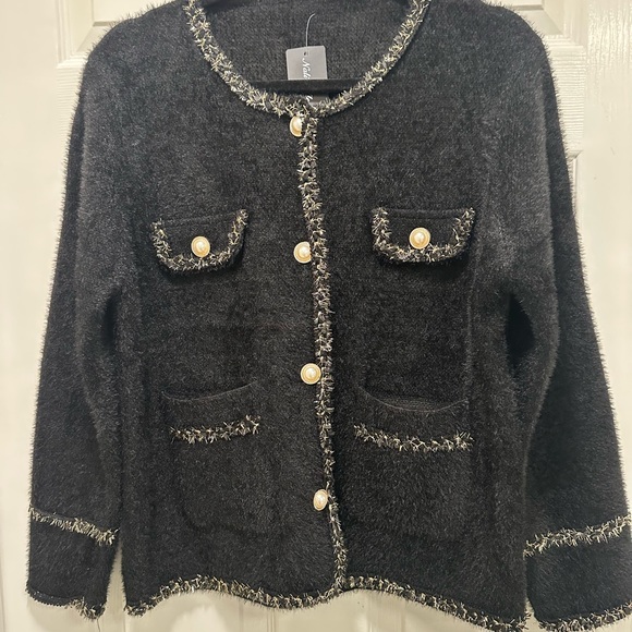 Cardigan - Picture 3 of 9